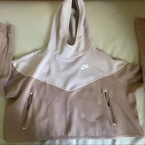nike tech fleece cropped hoodie